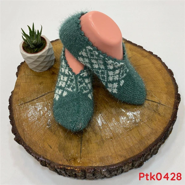 hand knitted winter stylish women's wool booties