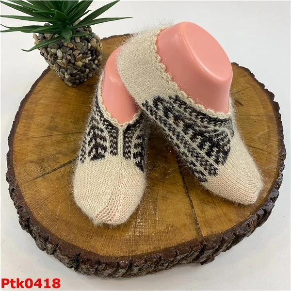 hand knitted winter stylish women's wool booties