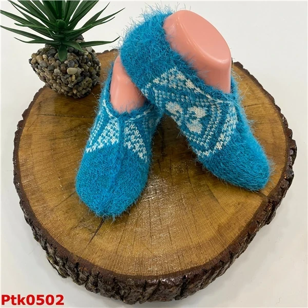 hand knitted winter stylish women's wool booties