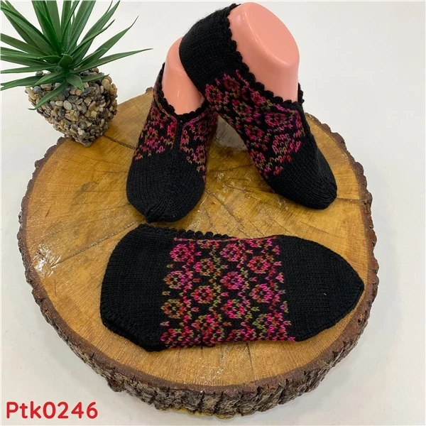 hand knitted winter stylish women's wool booties
