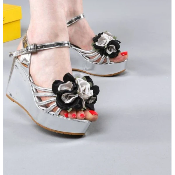 attractive shiny low heel slippers