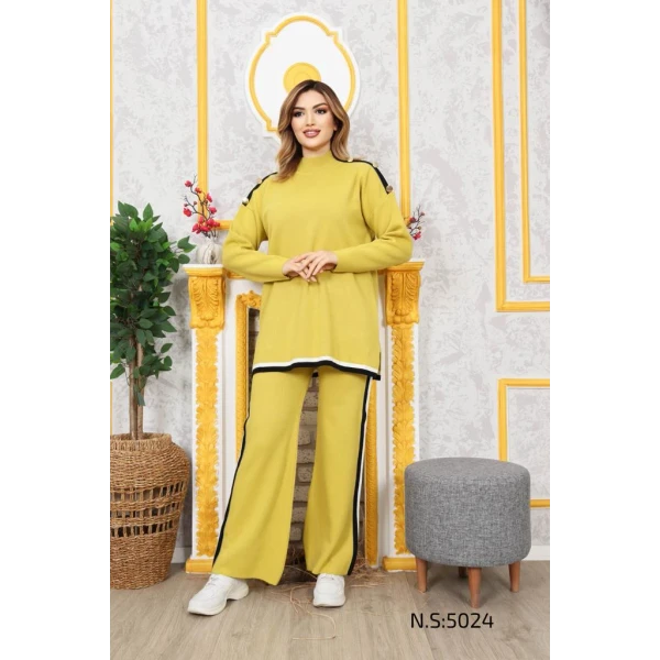 women knitwear suit